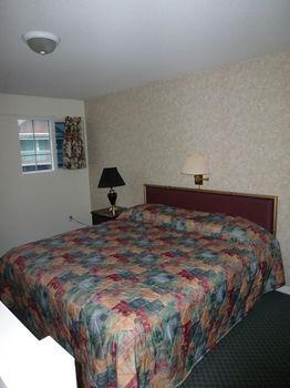 Airport Inn Lakeside Winfield Buitenkant foto