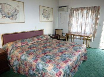 Airport Inn Lakeside Winfield Buitenkant foto
