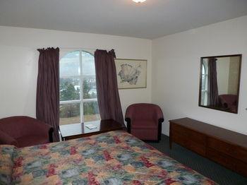Airport Inn Lakeside Winfield Buitenkant foto